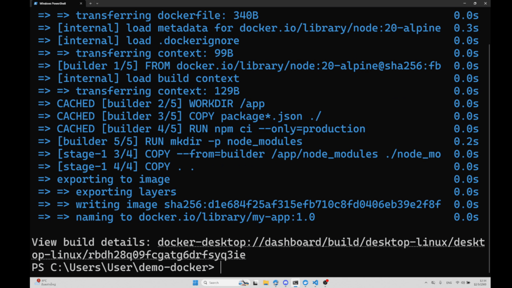ภาพแสดงผลลัพธ์จากการใส่คำสั่งเพื่อ Build image บน Terminal